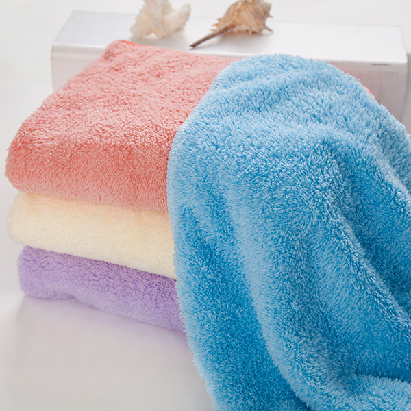 The soft, comfortable, absorbent and easy-to-dry coral velve